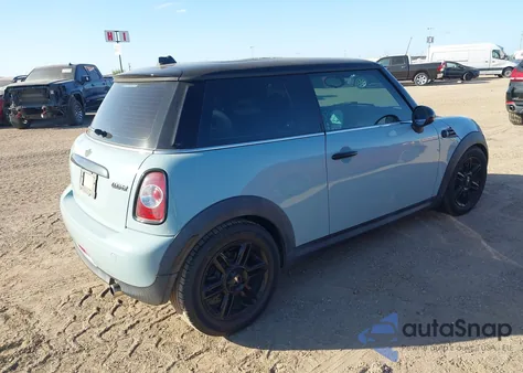2013 Mini Hardtop Cooper z USA, uszkodzony, nr VIN WMWSU3C59DT685185